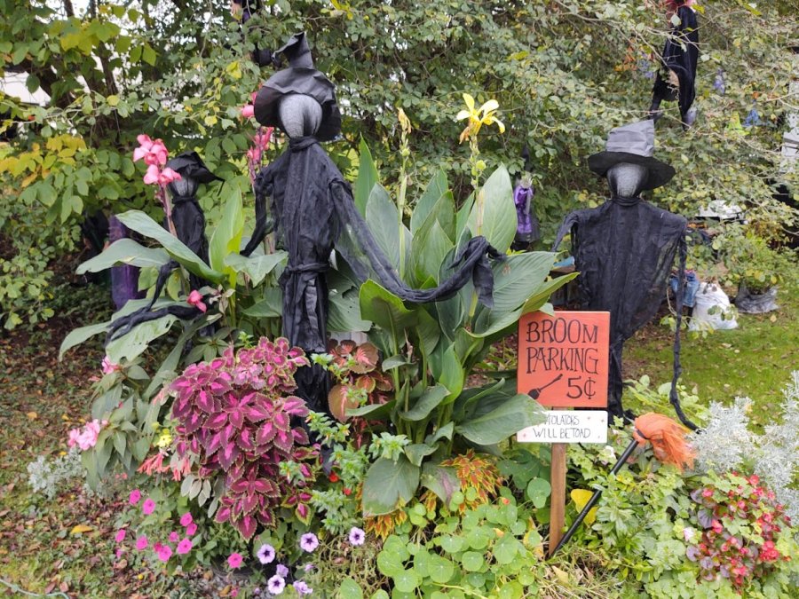 Site decorated with Halloween Decorations at Triple R Camping Resort