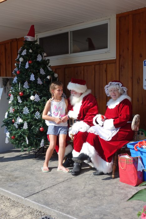 Santa with child(ren)