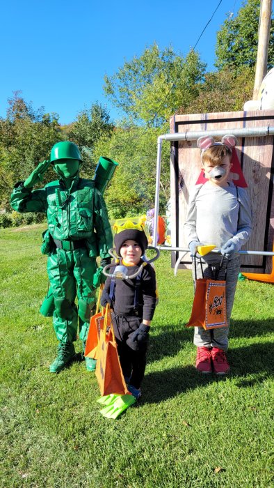 Kids and families out trick or treating at Triple R Camping Resort