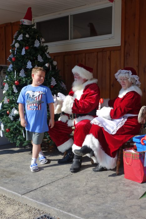 Santa with child(ren)