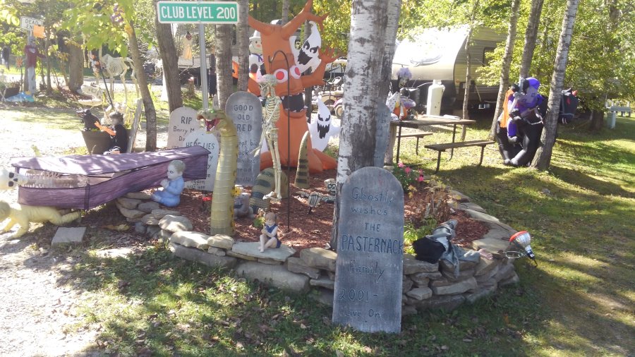 Site decorated with Halloween Decorations at Triple R Camping Resort