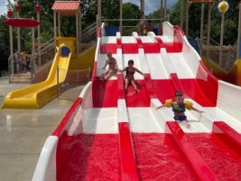 Kids playing in the LeeKee Lagoon at Triple R