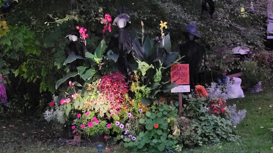 Site decorated with Halloween Decorations at Triple R Camping Resort