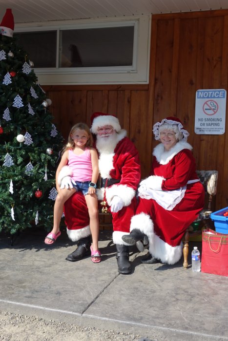 Santa with child(ren)