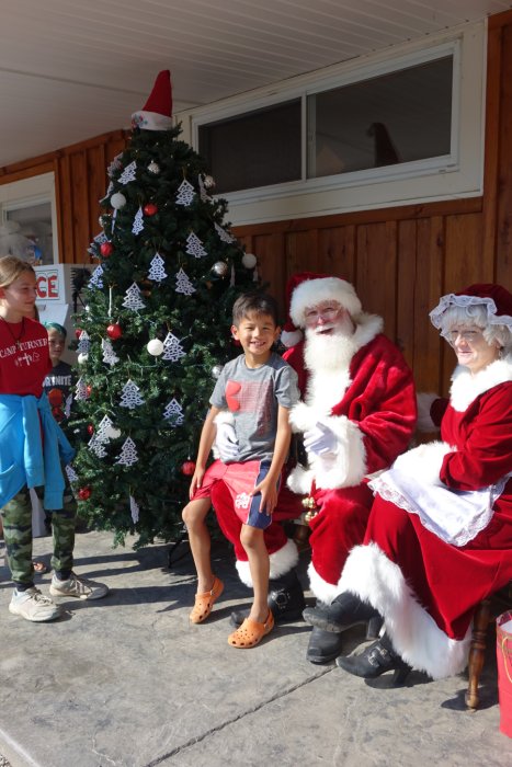 Santa with child(ren)