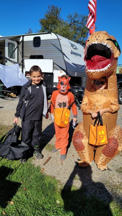 Kids and families out trick or treating at Triple R Camping Resort